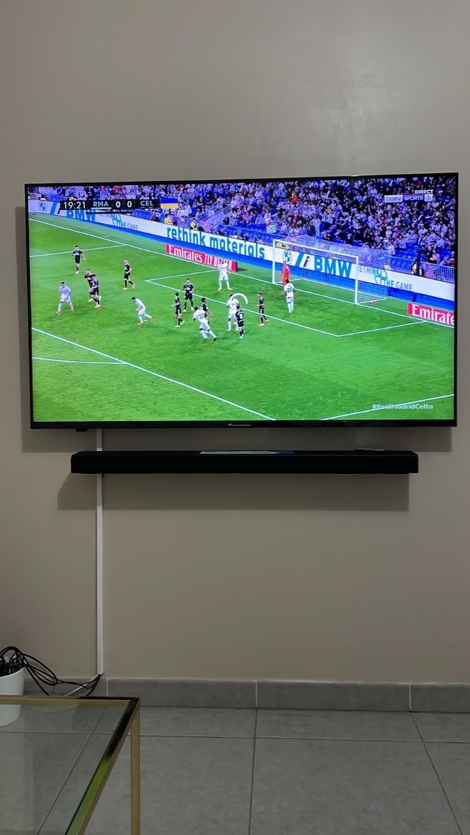 Luisa B. verified subscriber review photo for Pro IPTV
